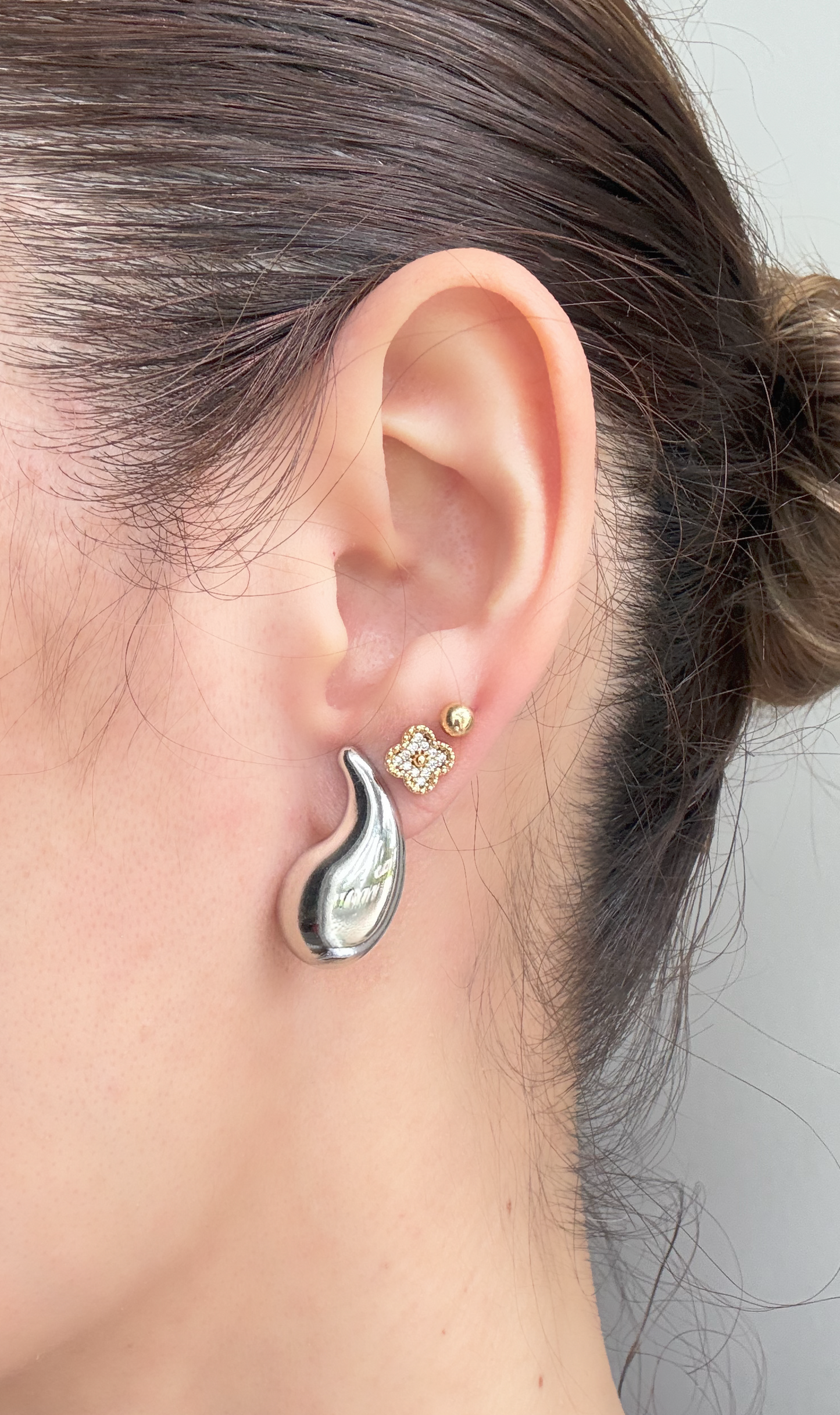 18k Gold / Rhodium Plated Drop Earring