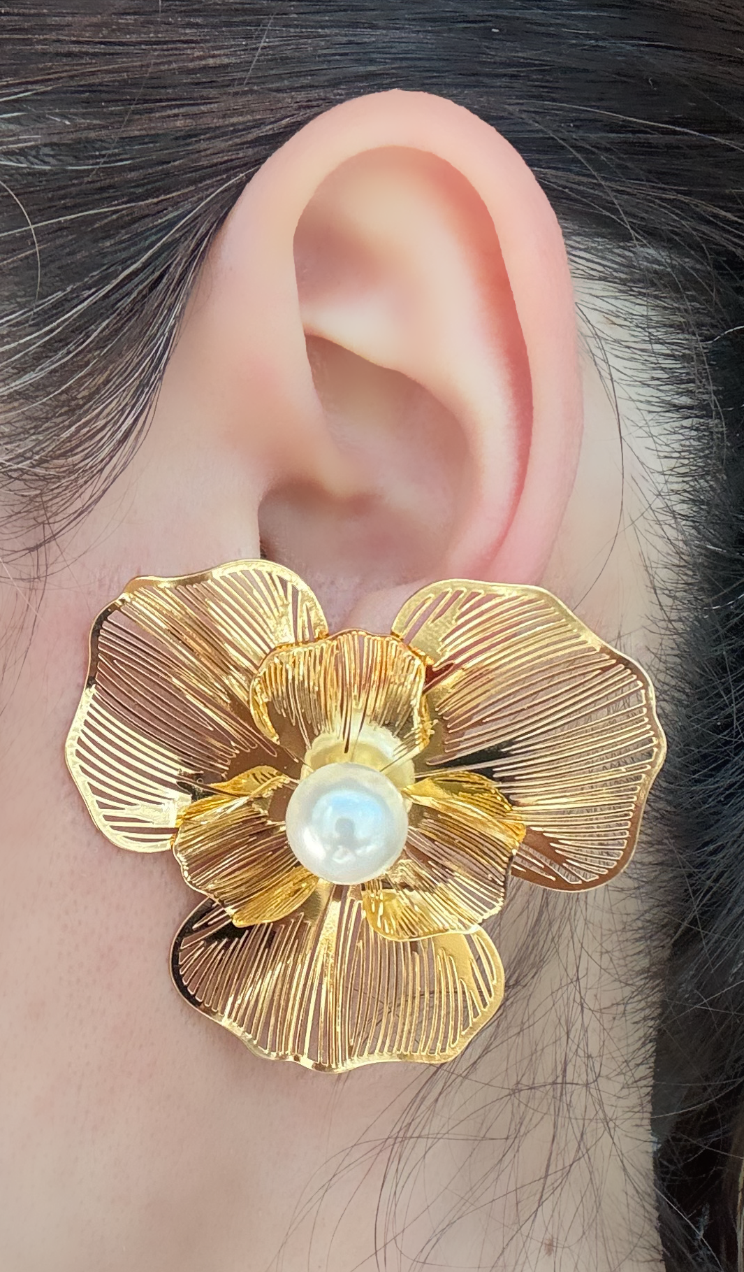 18k Gold Plated Organic Flower with Removable Pearl Earring