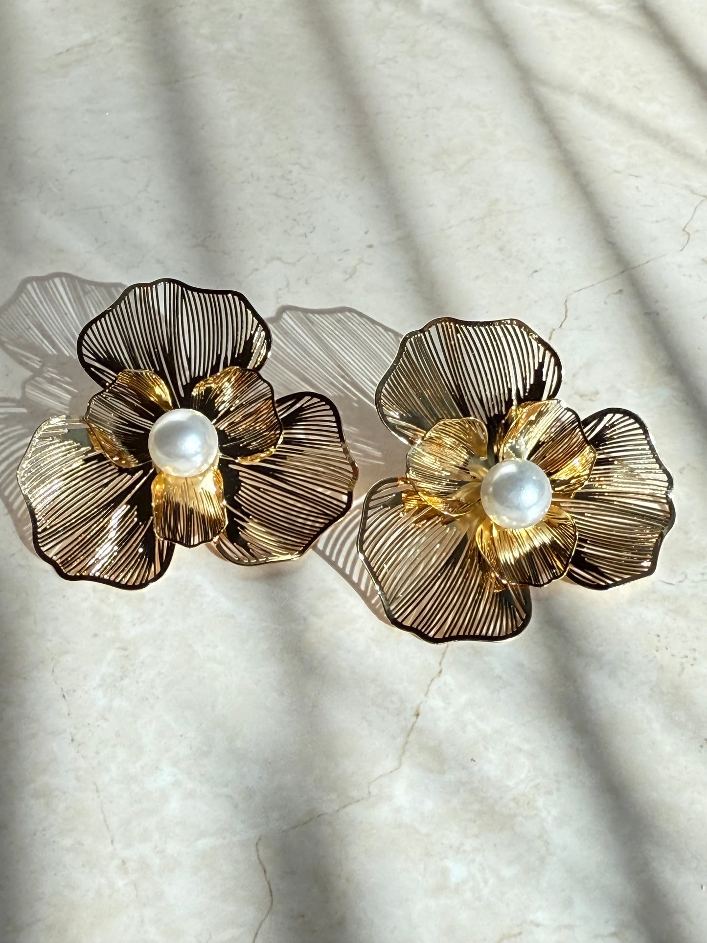 18k Gold Plated Organic Flower with Removable Pearl Earring