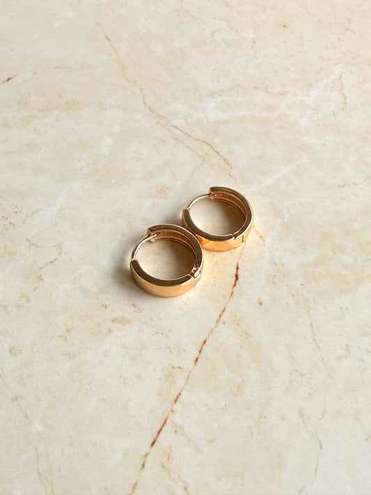 18k Gold Plated Everyday Minimalist Huggie Hoop Earrings