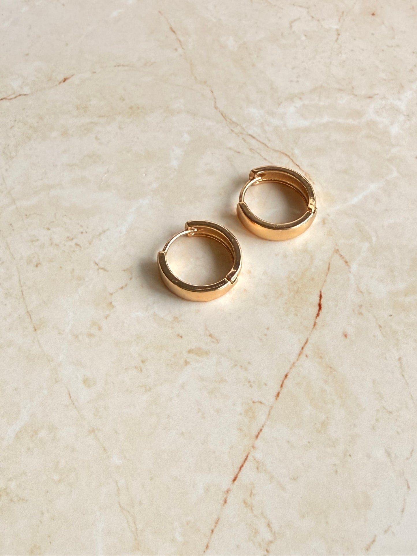 18k Gold Plated Everyday Minimalist Huggie Hoop Earrings