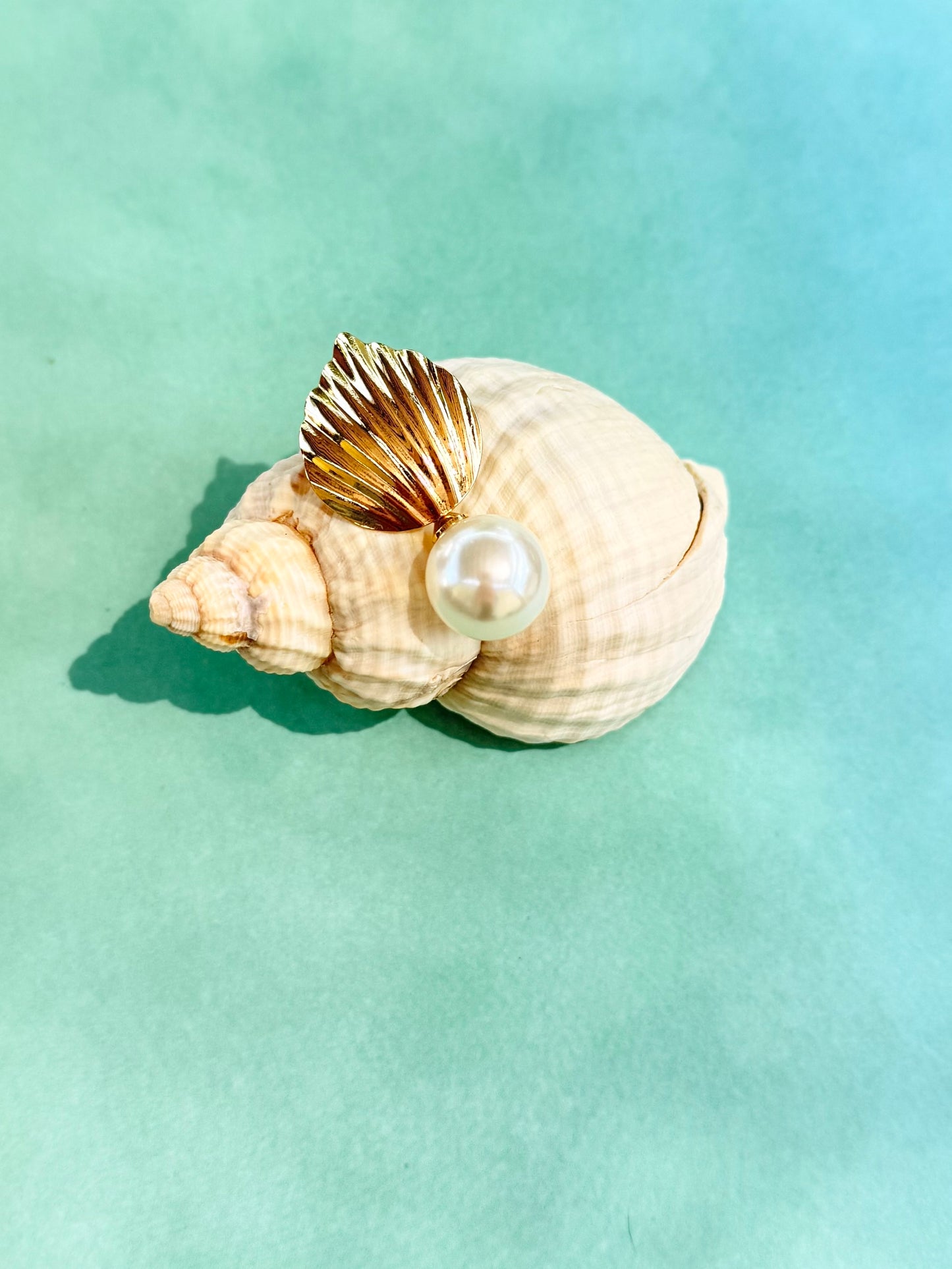 18k Gold Plated Pearl Stud with Shell-Inspired Base